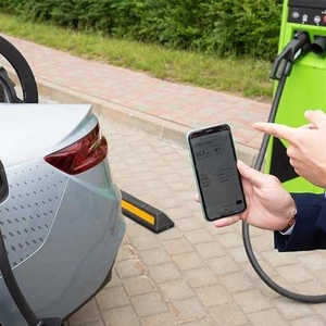 Умная зарядка, умные платежи: как технологии упрощают оплату электромобильной зарядки