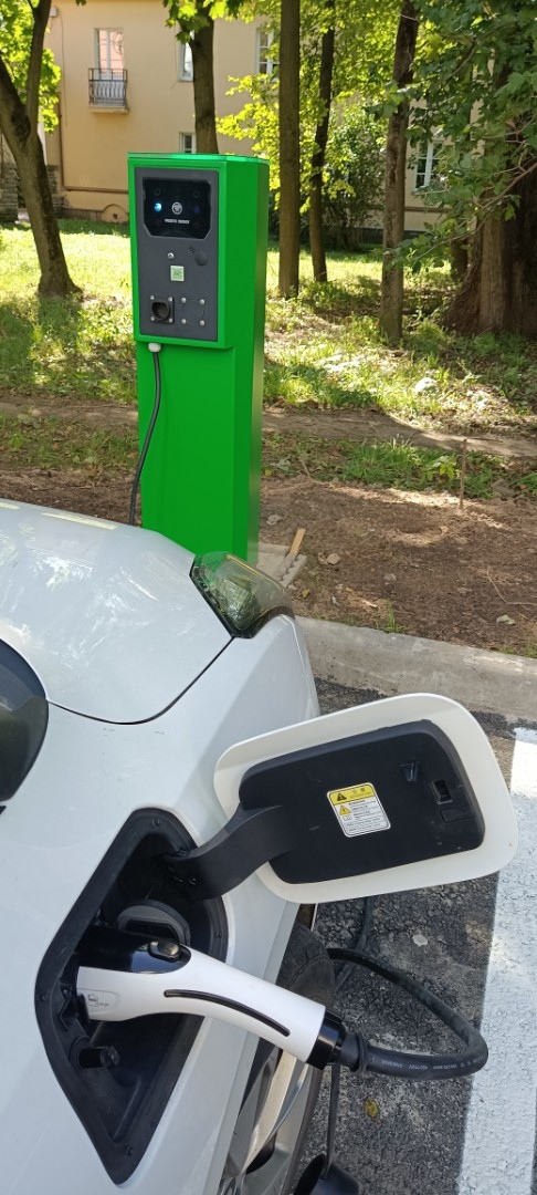 Установка уличной зарядной станции ParkCharge1.2 на уличной парковке ЖК IMG_20250813_142556