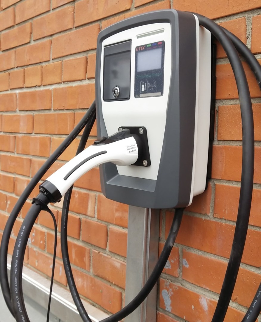 Настенная AC зарядная станция для паркинга ParkCharge 4 , регулировка мощности 3-22кВт Изображение WhatsApp 2025-06-11 в 15.38.02_0b511565