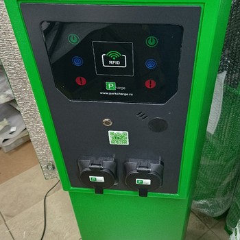 Медленная напольная АС зарядная станция  ParkCharge 1.2Т2Т2 RFID